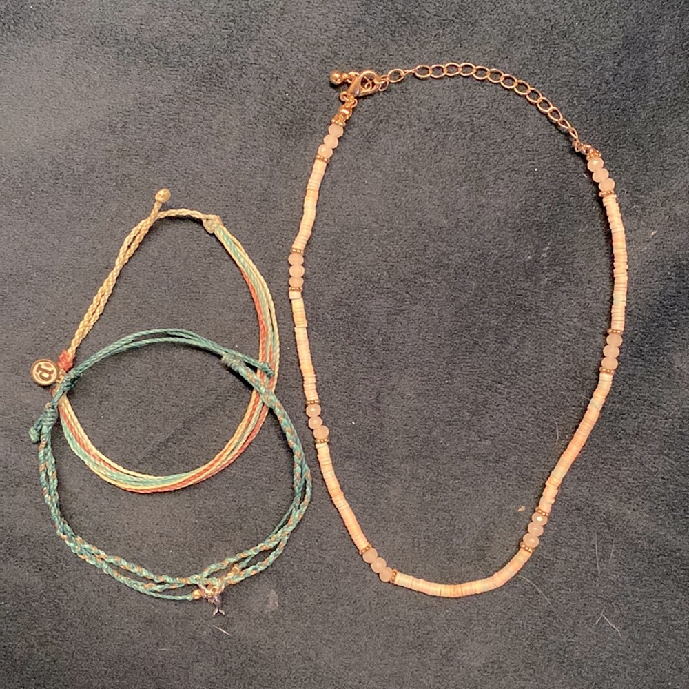 Urban Outfitters choker and 2 Pura Vida bracelets